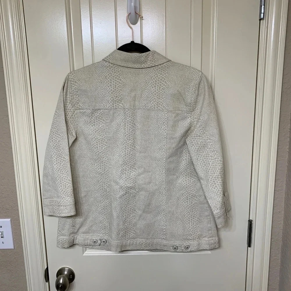 Denim&Co Animal Print Denim Jacket - Picture 6 of 6